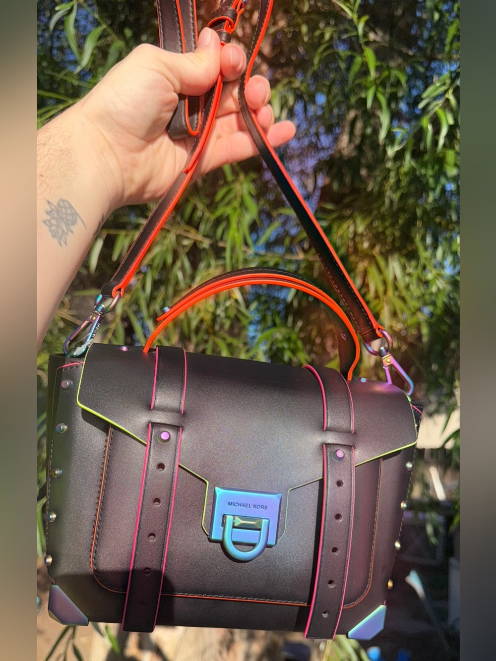 Michael Kors Manhattan Satchel - Picture 11 of 12